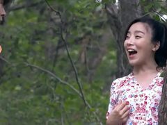 Chàng Trai May Mắn Và Mối Tình Tay Ba Của Chị Em