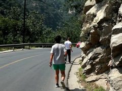 Hot Boy Việt Nam Lạc Vào Rừng Với Con Cặc Bự